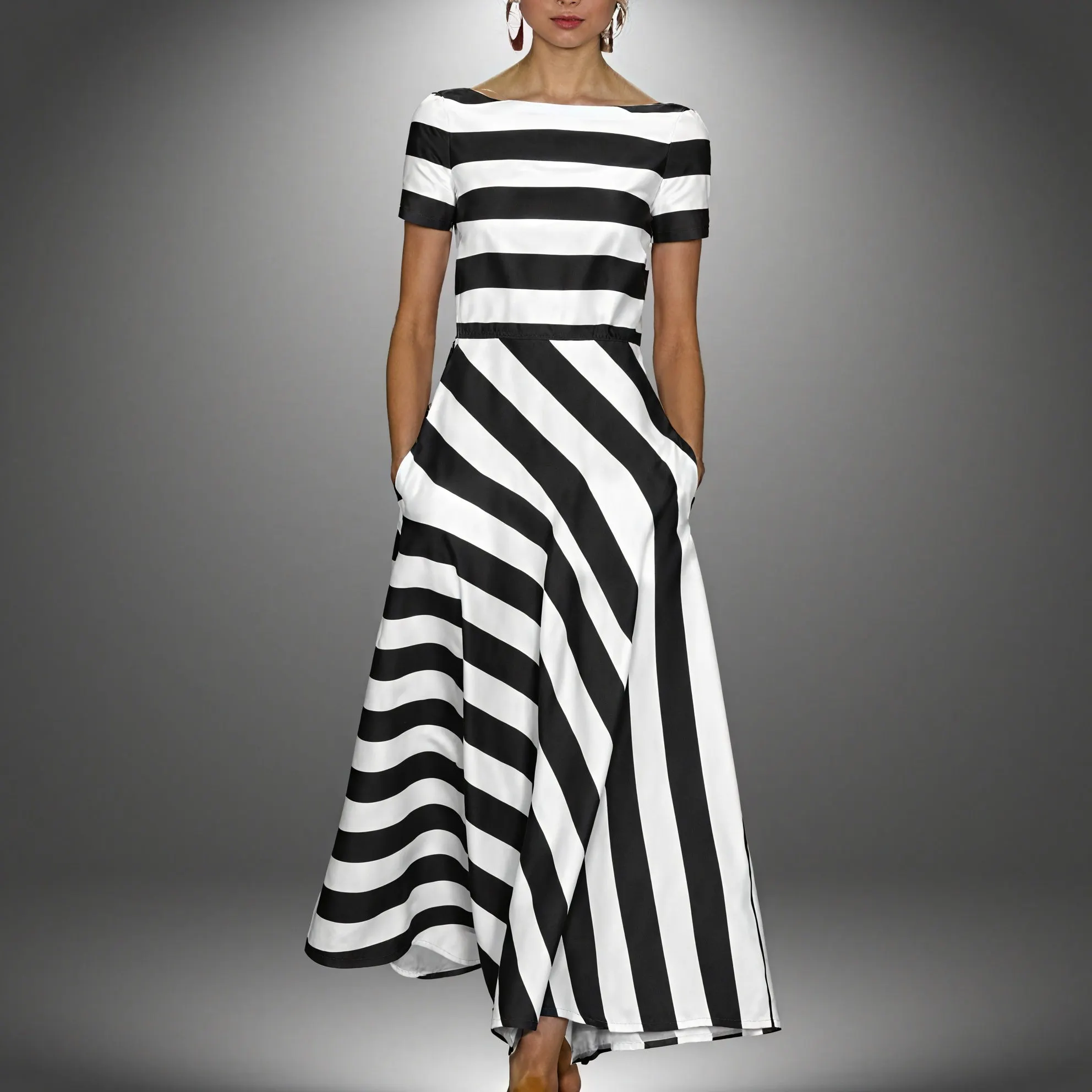 Kelsey | Elegant A-Line Maxi Dress for All Occasions - Image 2