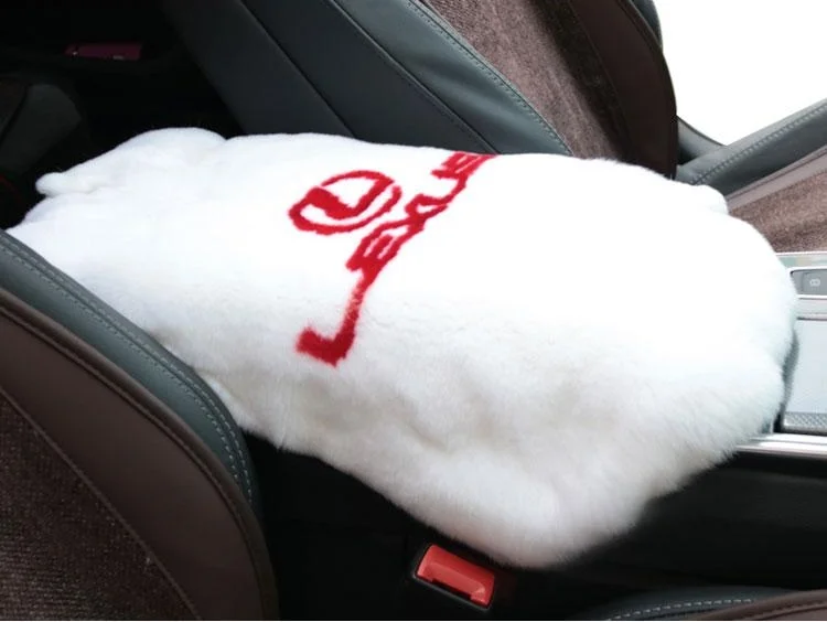 Fur armrest pads for high-end cars