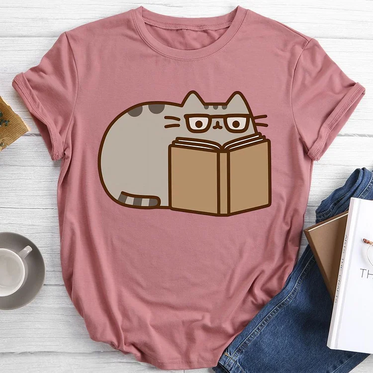 Cats love reading Round Neck T-shirt-0024905