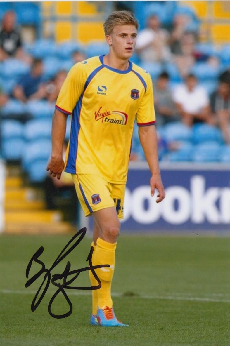 CARLISLE UNITED HAND SIGNED BRAD POTTS 6X4 Photo Poster painting 1.