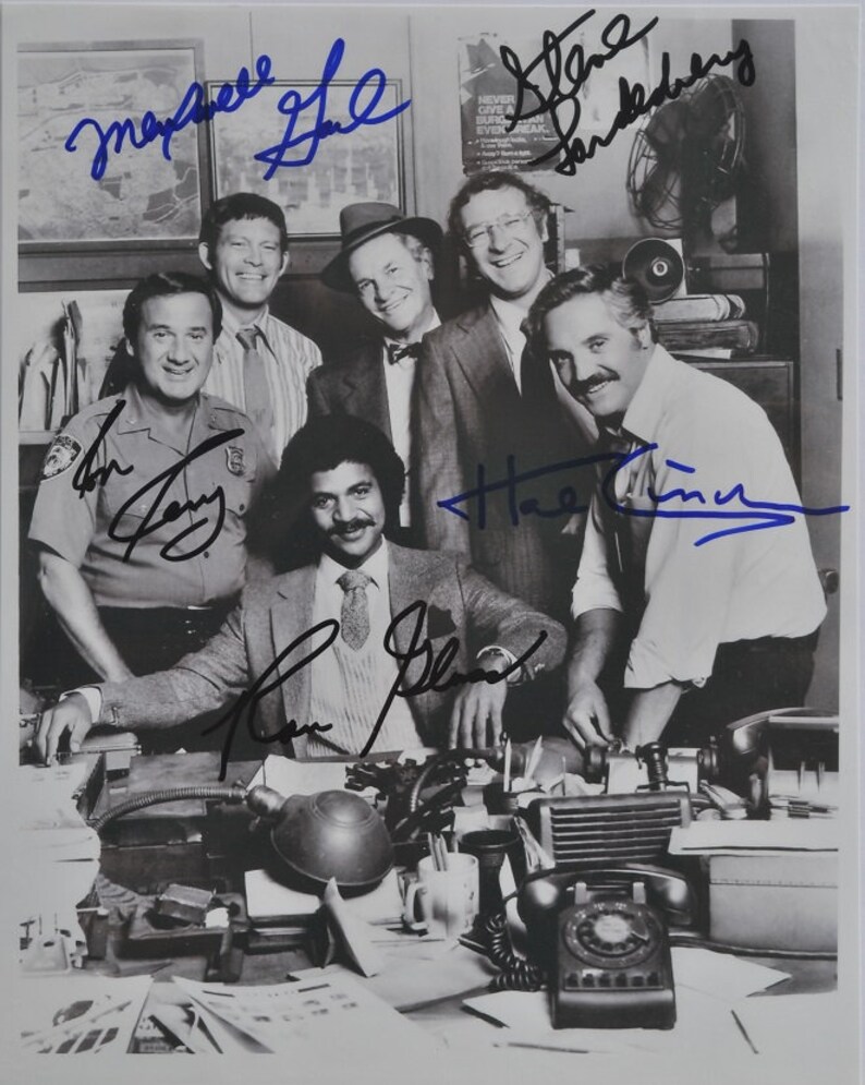 BARNEY MILLER CAST Signed Photo Poster painting X5 Hal Linden, Steve Landesberg, Max Gail, Ron Glass, Ron Carey wcoa