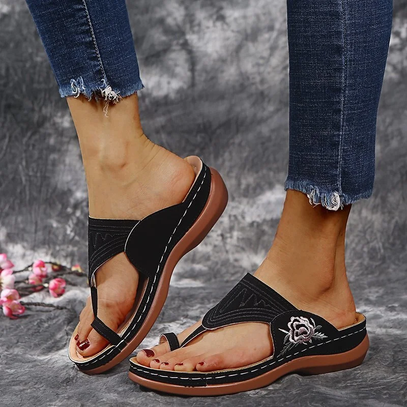 2021 Summer Comfortable Sandals Women Low Heel Wear-resistant Anti-slip Large Size Retro With Thick Bottom Comfortable Sandals