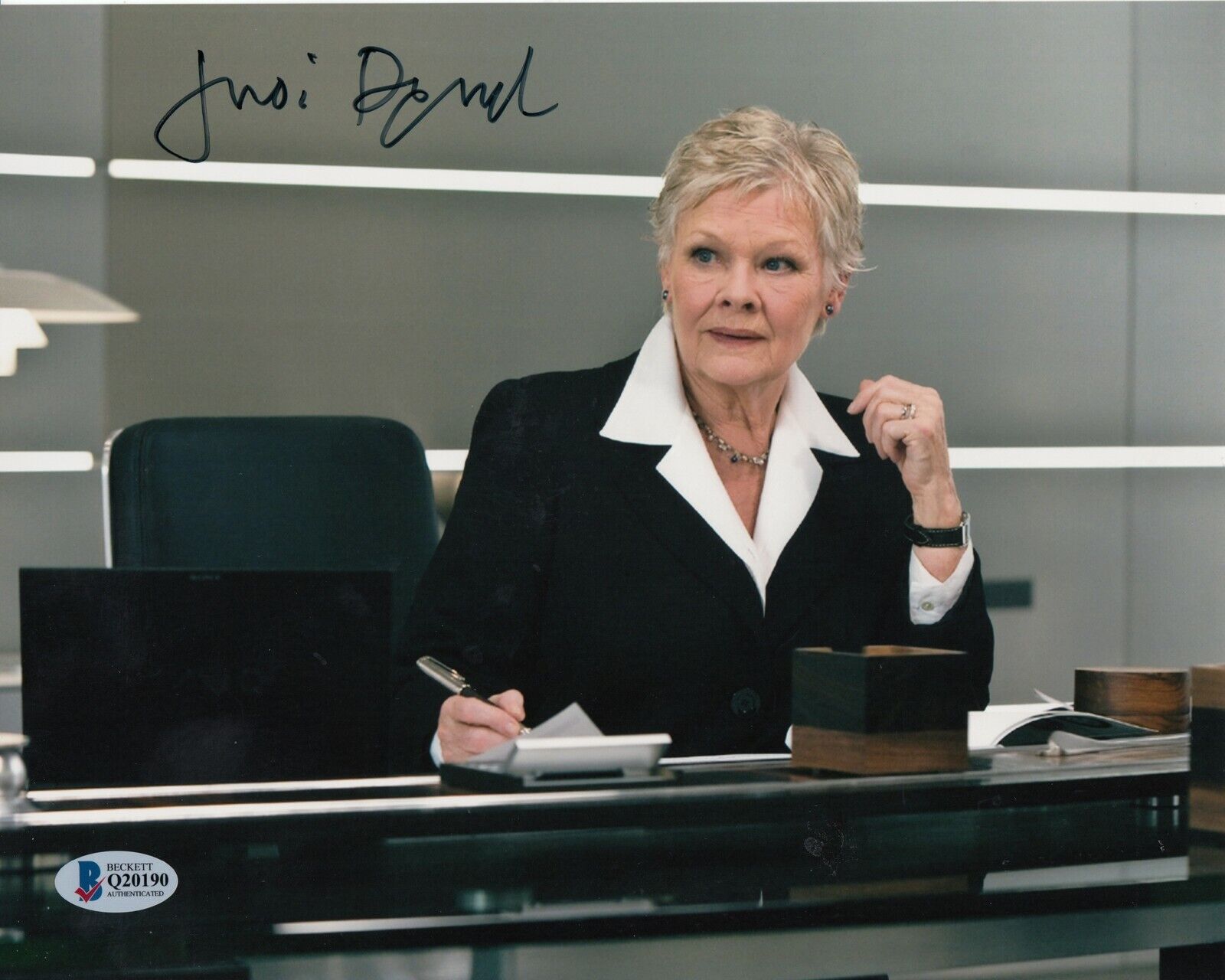 Judi Dench (James Bond 007) #2 8x10 Signed Photo Poster painting Beckett Actress