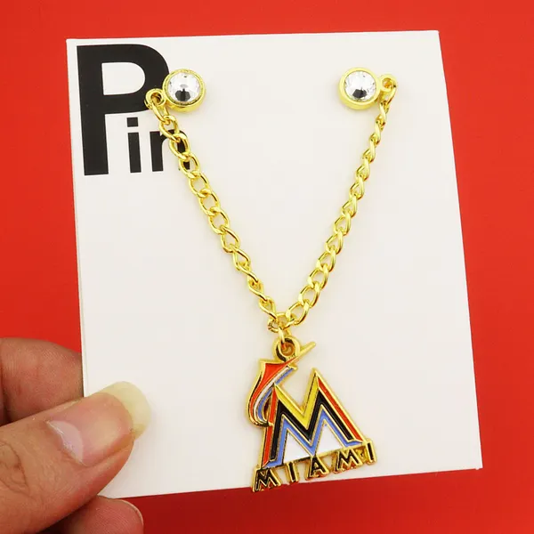 Foto del pin Baseball Hat Pendant 32