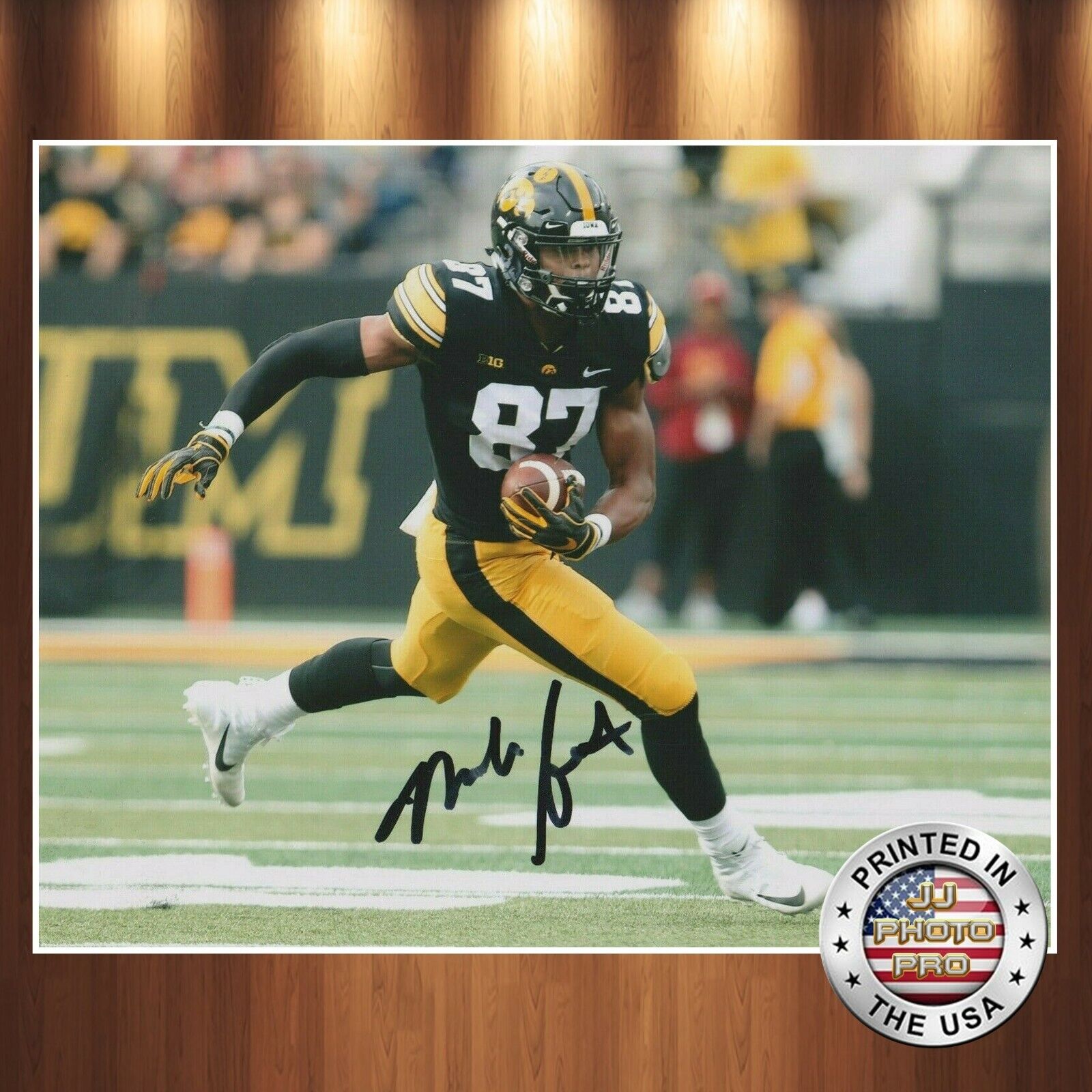 Noah Fant Autographed Signed 8x10 Photo Poster painting (Broncos) REPRINT