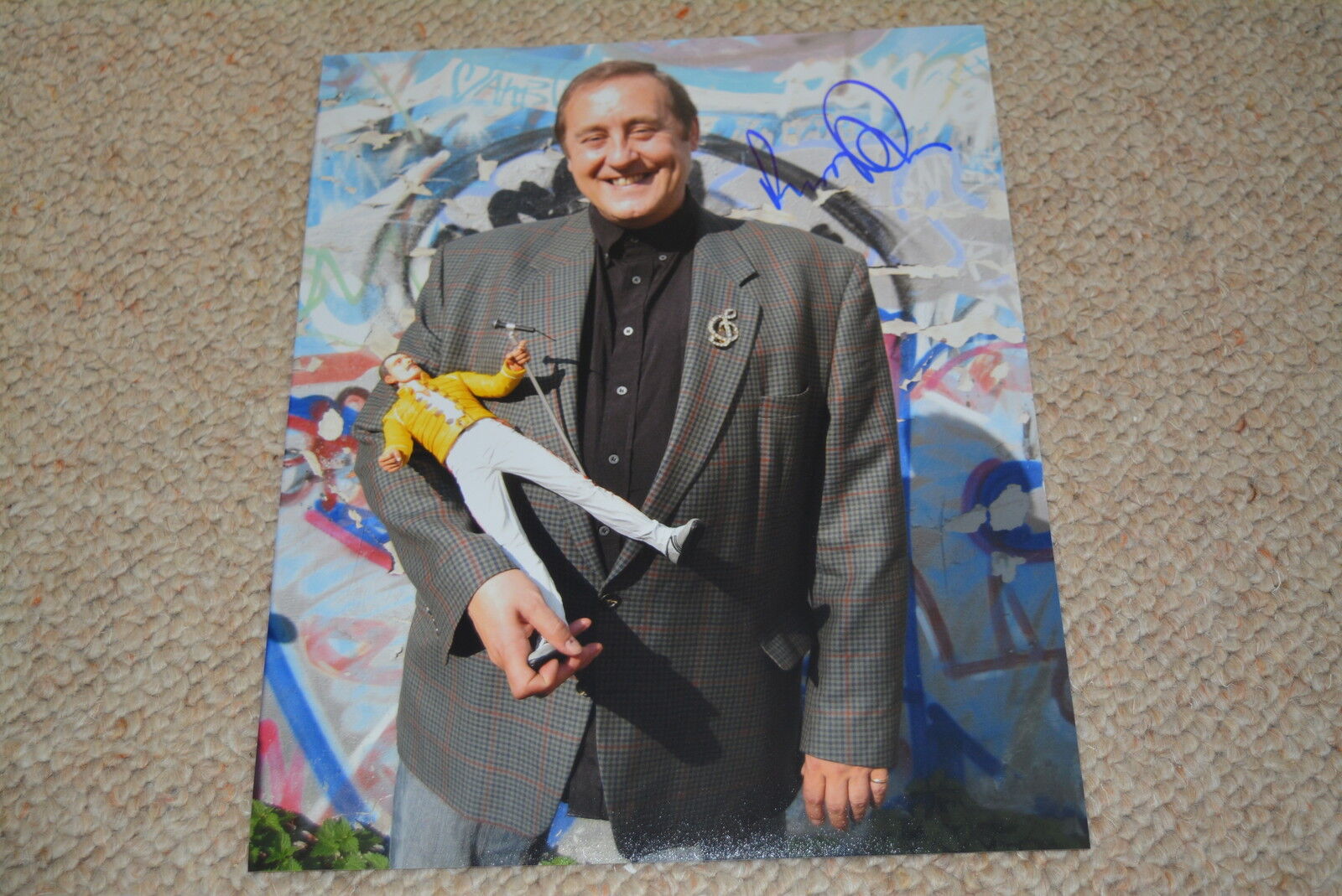 PETER STONE signed autograph In Person 8x10 20x25 cm QUEEN Freddie Mercury