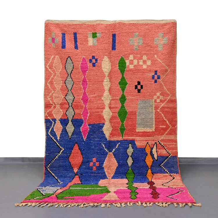 Moroccan Vintage Rug 5.6 x 8.8 feet / 172 x 270 cm