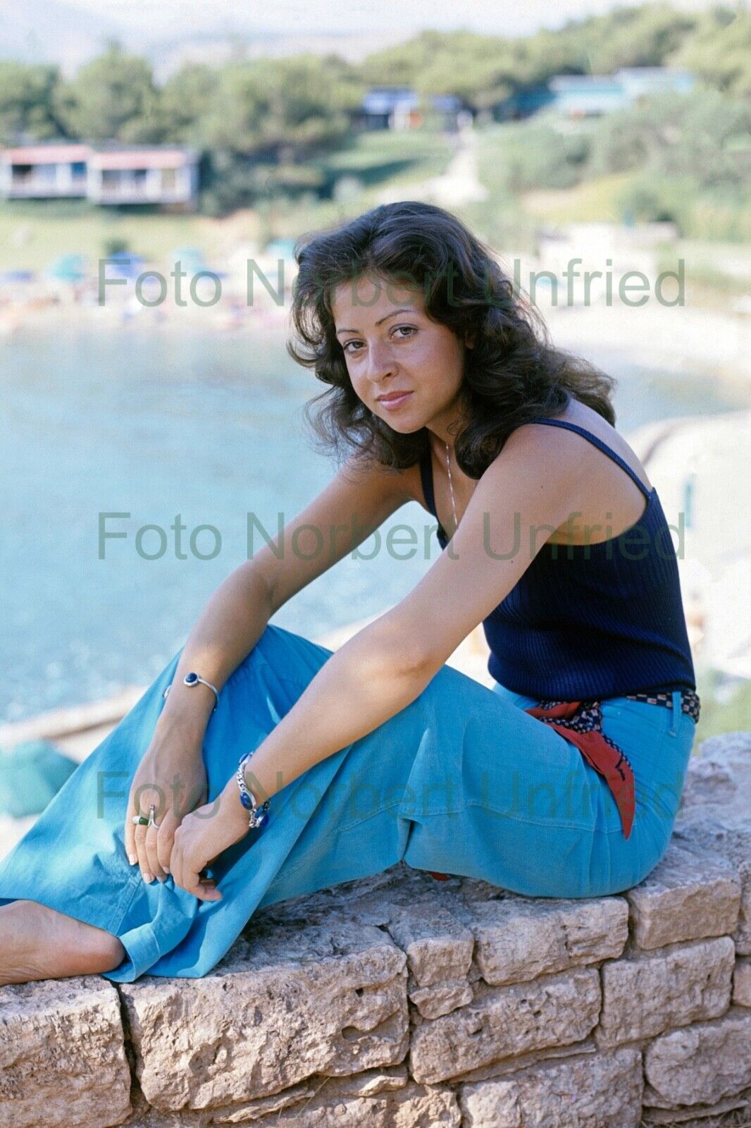 Vicky Leandros at the Beach - Photo Poster painting 20 X 30 CM Without Autograph (Nr 2-134