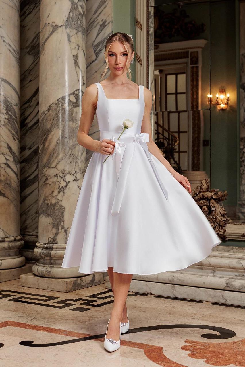 Lussooy Simple Satin Sleeveless White Spaghetti Strap A Line Short Prom Dress with Belt 