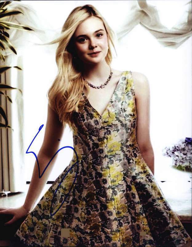 Elle Fanning authentic signed celebrity 8x10 Photo Poster painting W/Cert Autographed A0009