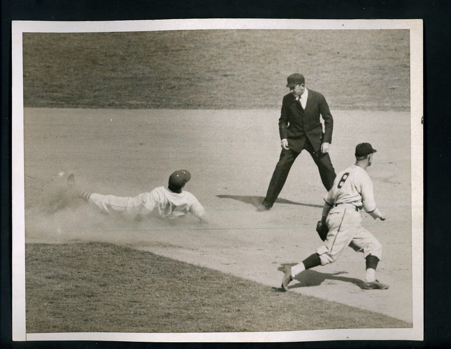 Carl Hubbell Charlie Gelbert Ballanfant 1937 Press Photo Poster painting New York Giants Reds