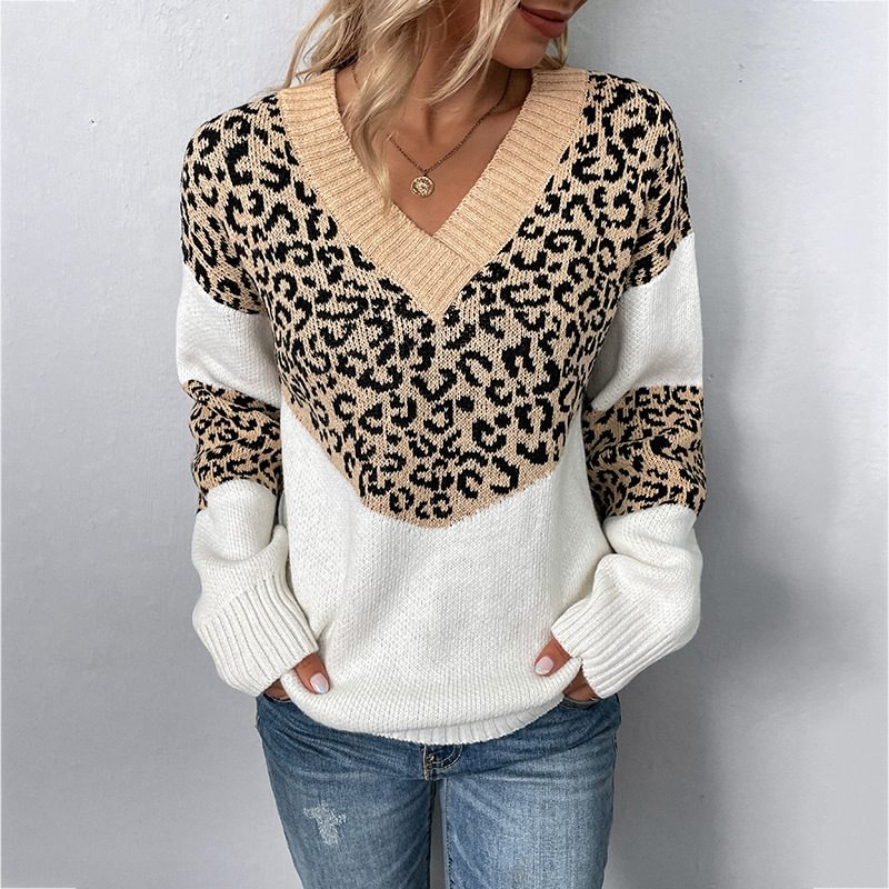 V-neck pullover in contrasting leopard-print knitted sweater