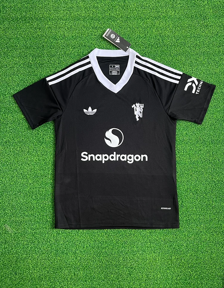 2024-25 Manchester United Goalkeeper Training Jersey