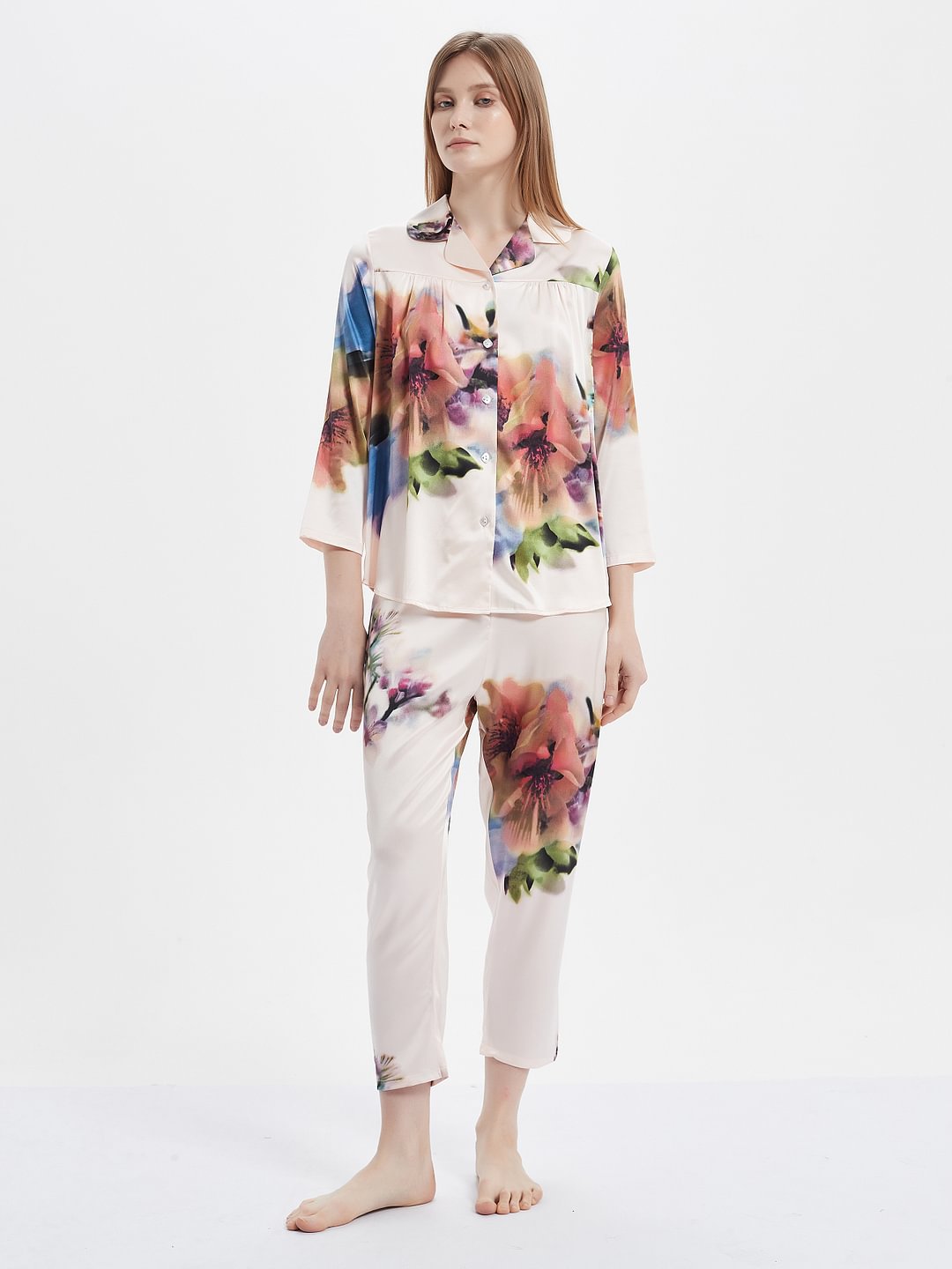 19 MOMME Pyjama en soie florale artistique de teinture végétale 1