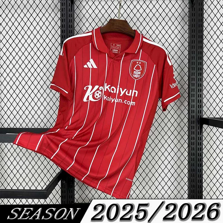 Fans 2025-2026 Nottingham Forest home jersey