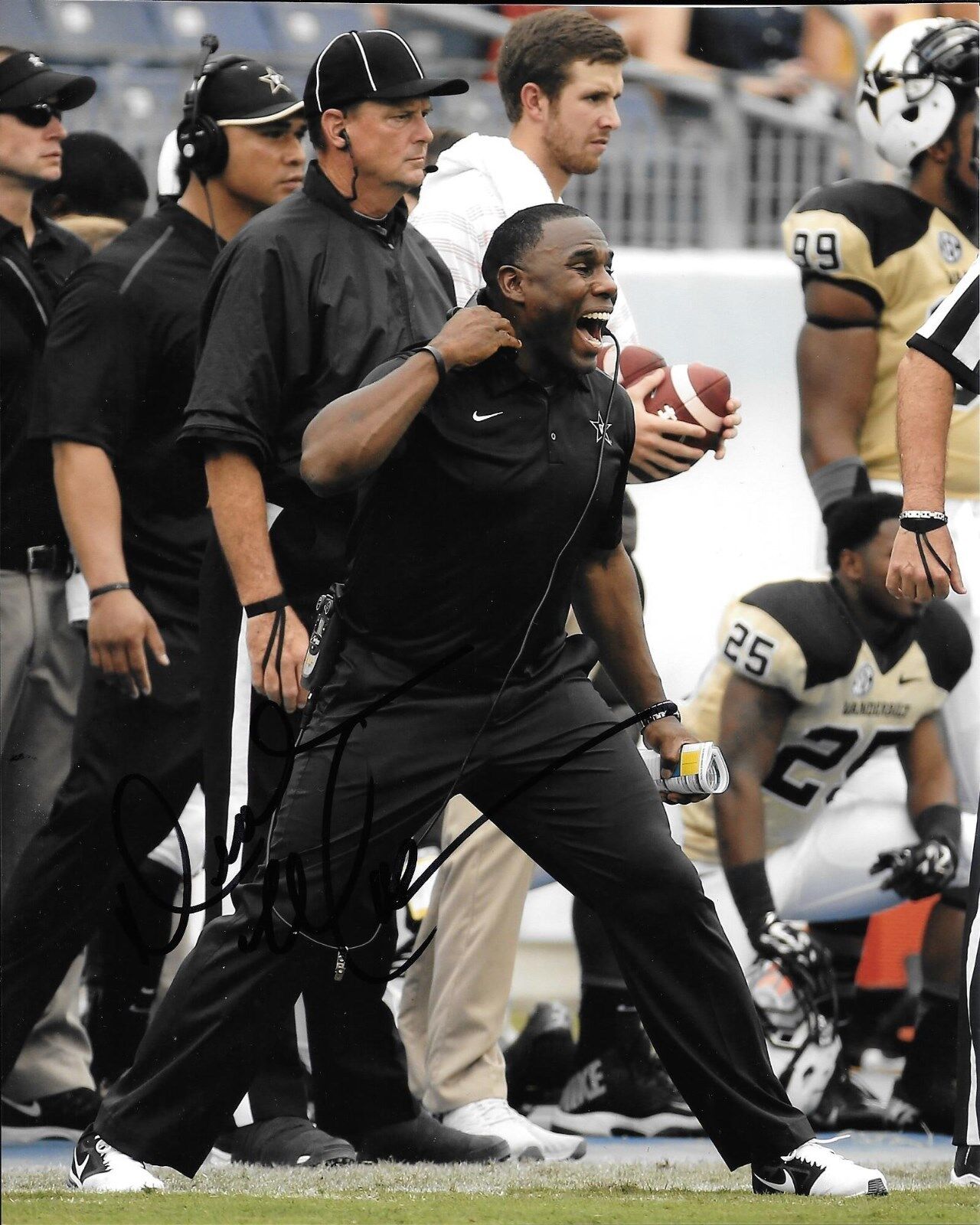 DEREK MASON HAND SIGNED VANDERBILT COMMODORES 8X10 Photo Poster painting W/COA