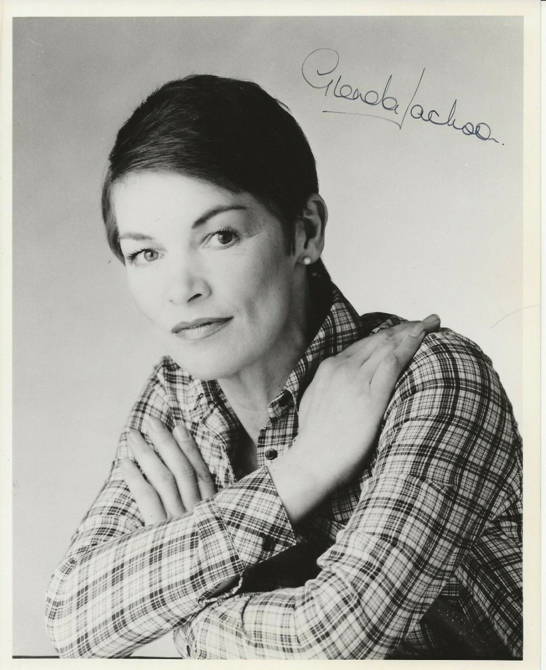 GLENDA JACKSON Signed Photo Poster painting Autographed 8x10 WOMEN IN LOVE A Touch of Class COA