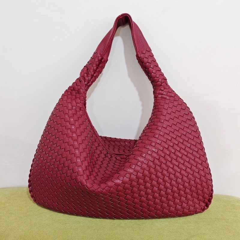 Women’s Medium Pu Leather Solid Color Streetwear Weave Dumpling Shape Zipper Handbag