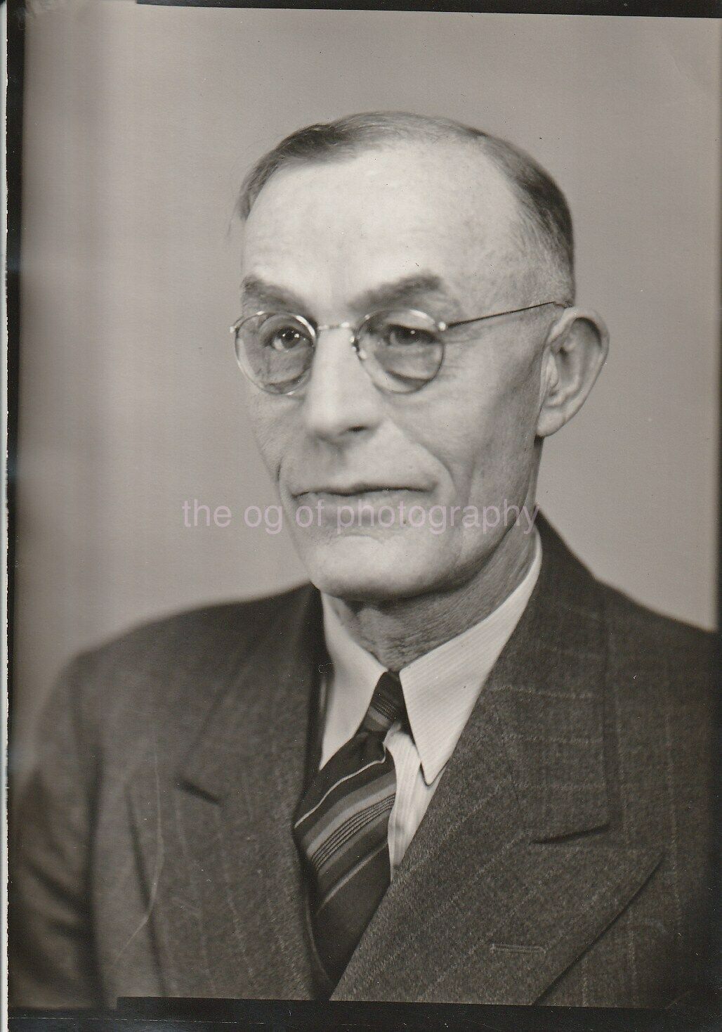 PORTRAIT OF AN OLDER MAN Vintage FOUND Photo Poster painting bwOriginal 92 10 I