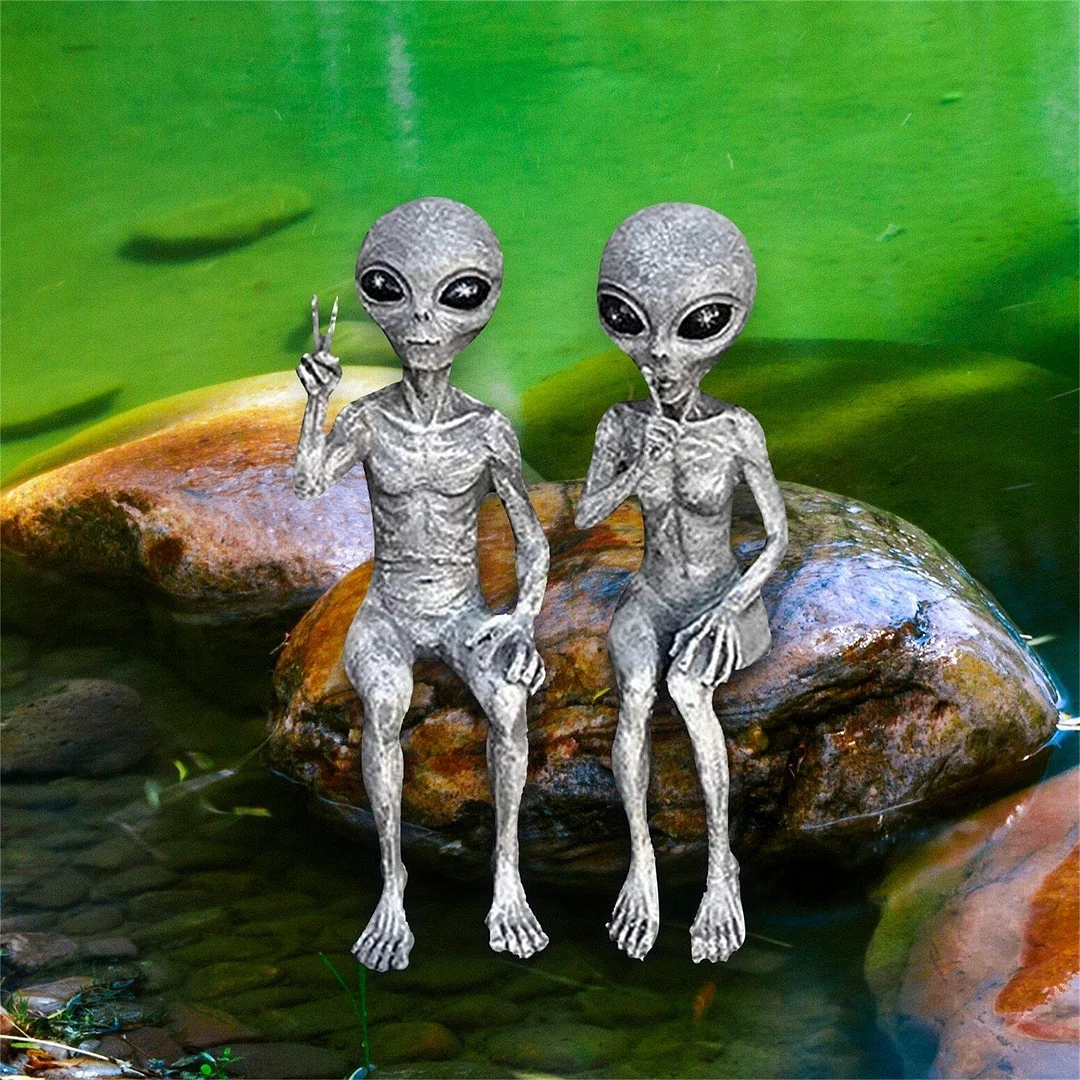 Garden Mini Alien Resin Statue