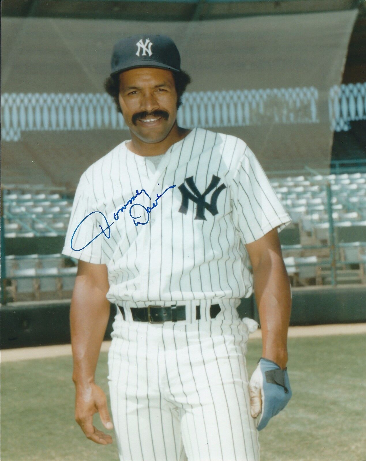 Signed 8x10 TOMMY DAVIS New York Yankees Autographed Photo Poster painting - COA