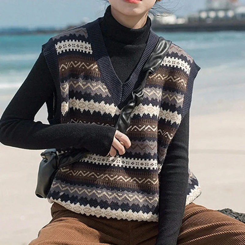 Uveng Uveng 2024 New Women's Sleeveless Shoulder Sweater Korean Version Of Loose External Knitted Vest Vest Short