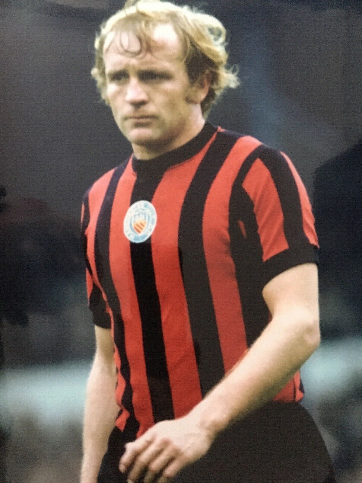 FRANCIS LEE - MANCHESTER CITY LEGEND - EXCELLENT UNSIGNED Photo Poster paintingGRAPH