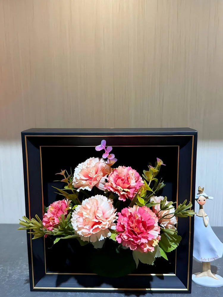  Lifelike & Eco-Friendly Artificial Peach-Pink Carnation Framed Botanical Display 💐(Size 7.8*7.8 in)