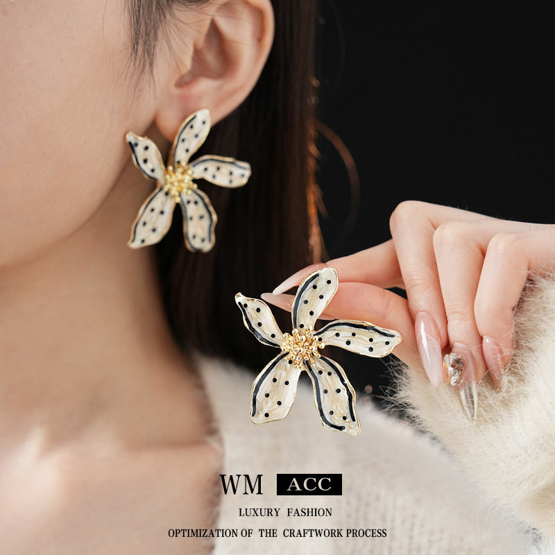 Luxurious Flower Geometric Flower Alloy Oil Dripping Earrings