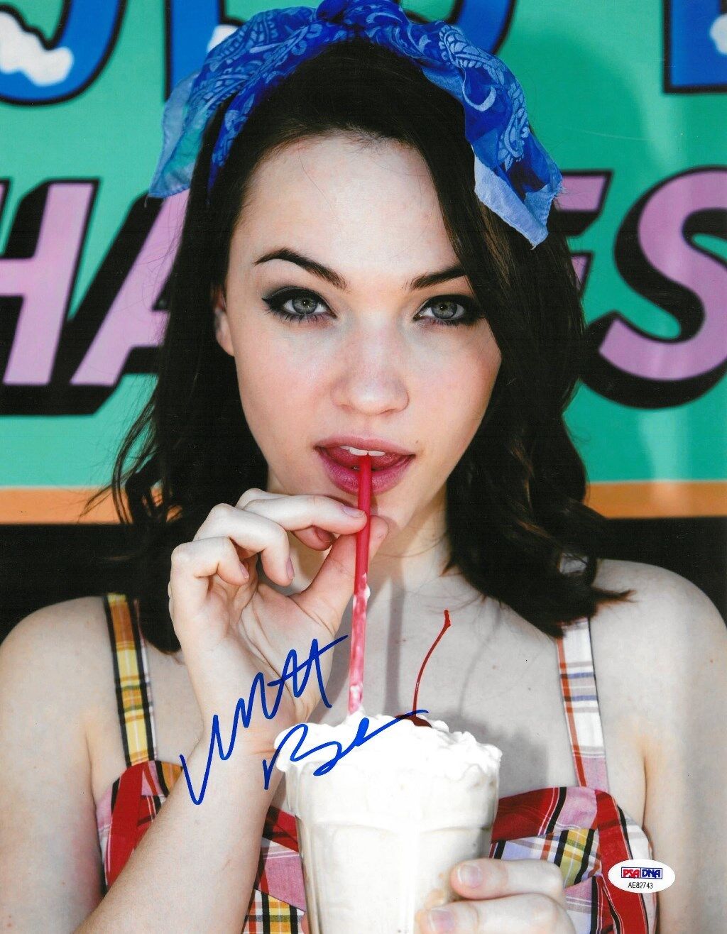 Violett Beane Signed Authentic Autographed 11x14 Photo Poster painting PSA/DNA #AE82743