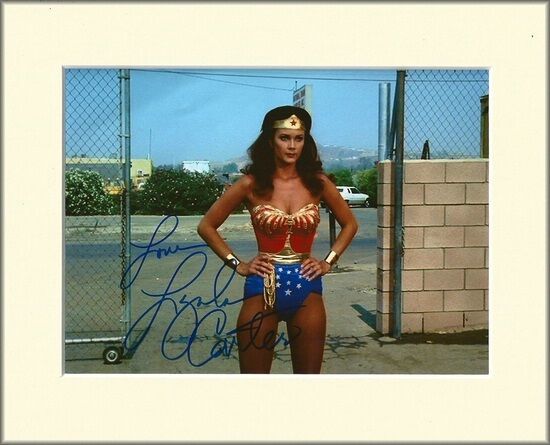LYNDA CARTER WONDER WOMAN PP MOUNTED 8X10 SIGNED AUTOGRAPH Photo Poster painting PRINT PANTYHOSE