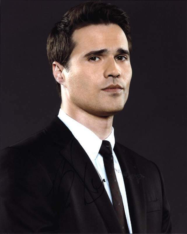 Brett Dalton authentic signed celebrity 8x10 Photo Poster painting W/Cert Autograph A0070