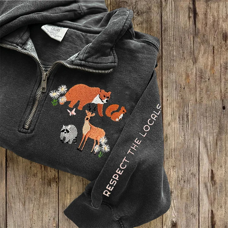 Simpfit Respektiere die Einheimischen und schütze den Nationalpark. Besticktes Sweatshirt mit Reißverschluss.