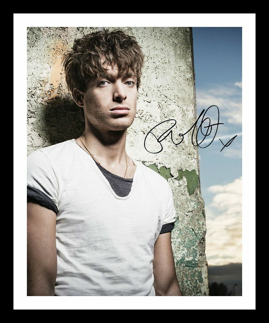 Paolo Nutini Autograph Signed & Framed Photo Poster painting