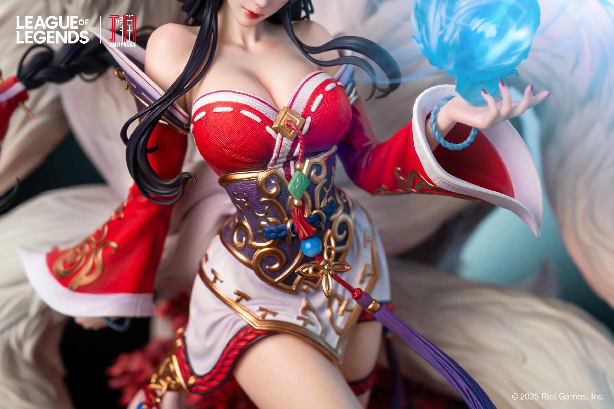 Licensed The Nine-Tailed Fox Ahri with LED - League of Legends