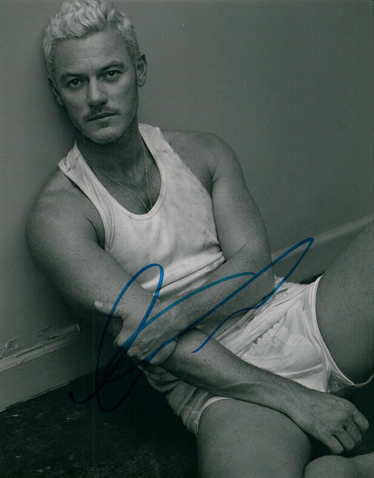 Luke Evans Actor Handsome Signed 8x10 Photo Poster painting Autographed COA