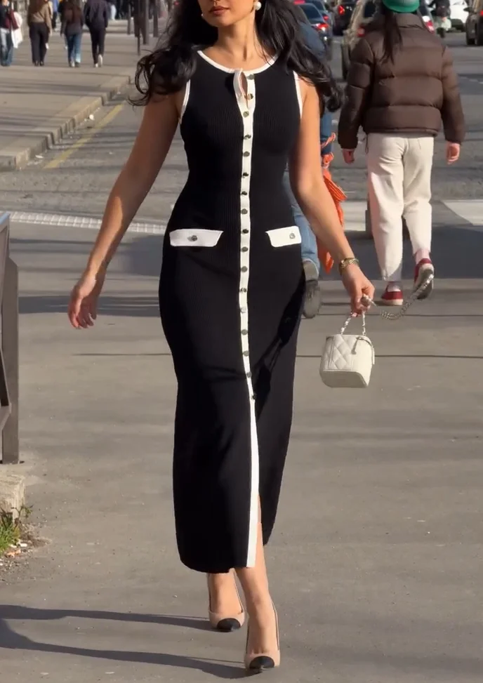 Women's contrast color knitted dress