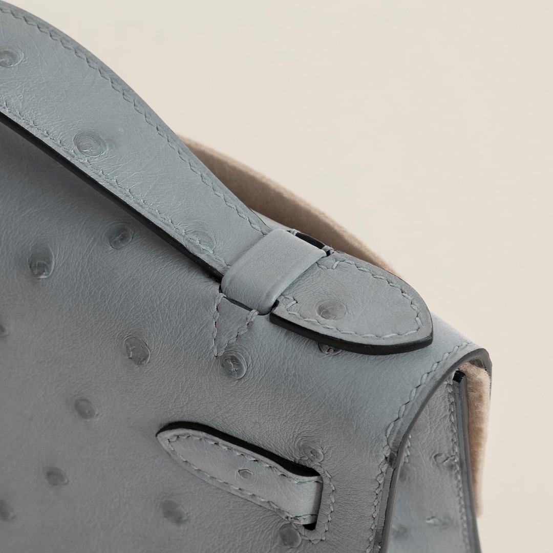 Kelly pochette Ostrich 8U Blue Glacier GHW