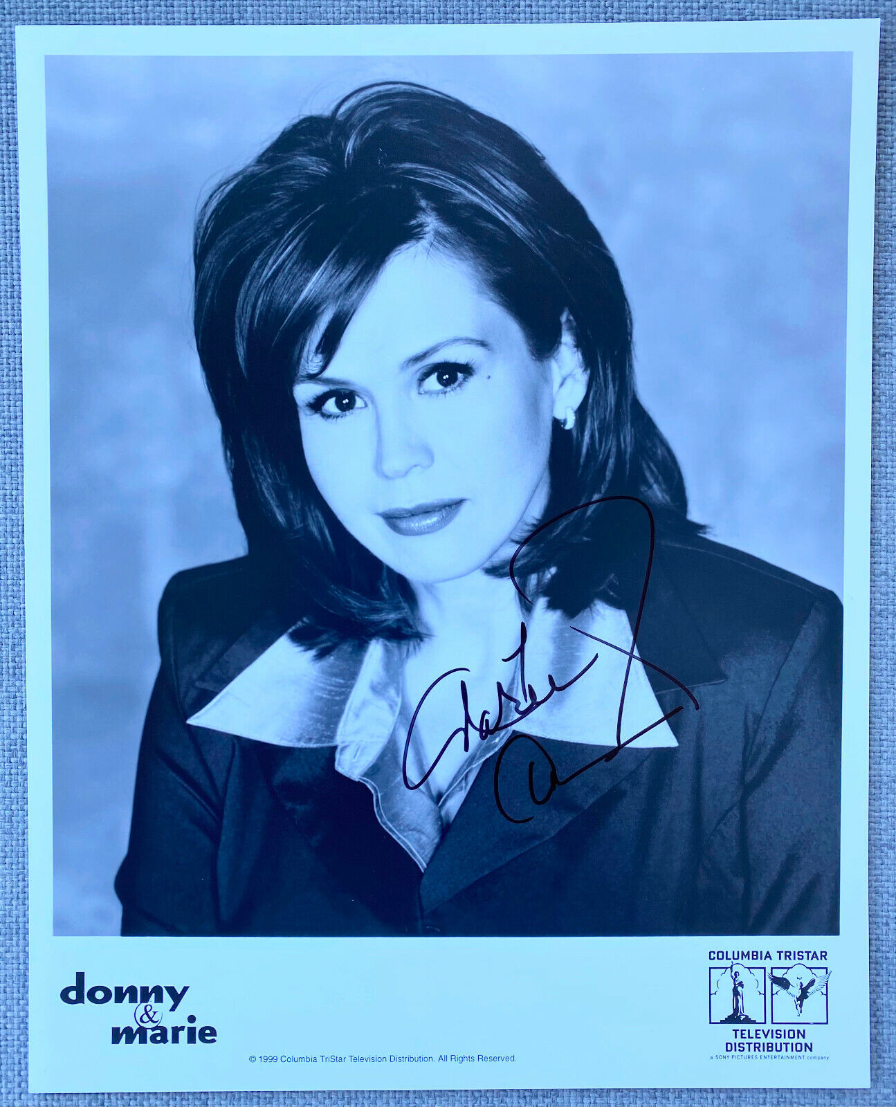 MARIE OSMOND SIGNED 8X10 B&W PROMO Photo Poster painting - AUTHENTIC, RARE, Donny and Marie Show