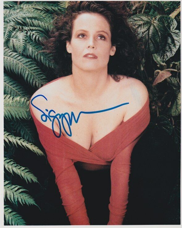 Sigourney Weaver signed authentic 8x10 Photo Poster painting in-person