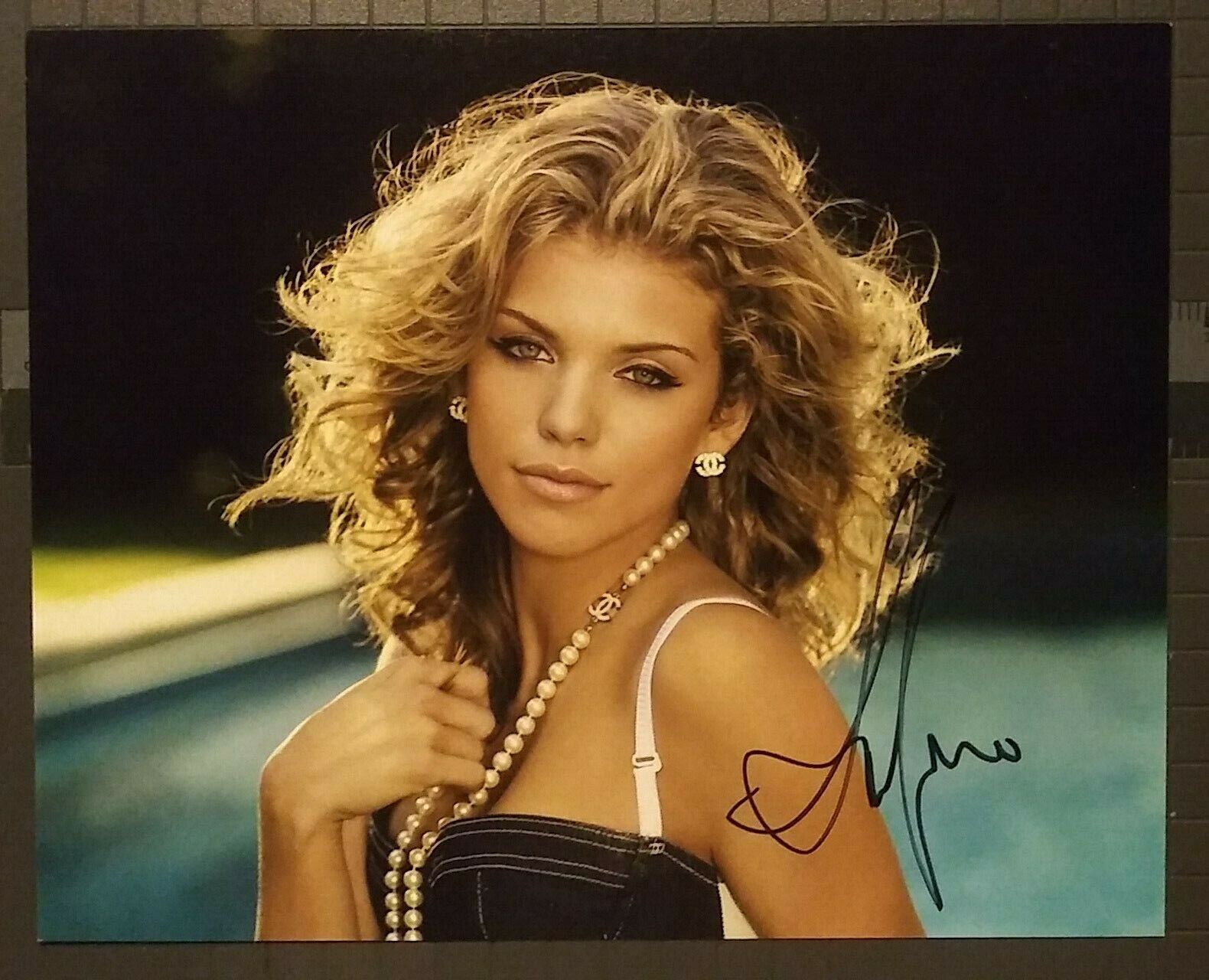 AnnaLynne McCord signed 8x10