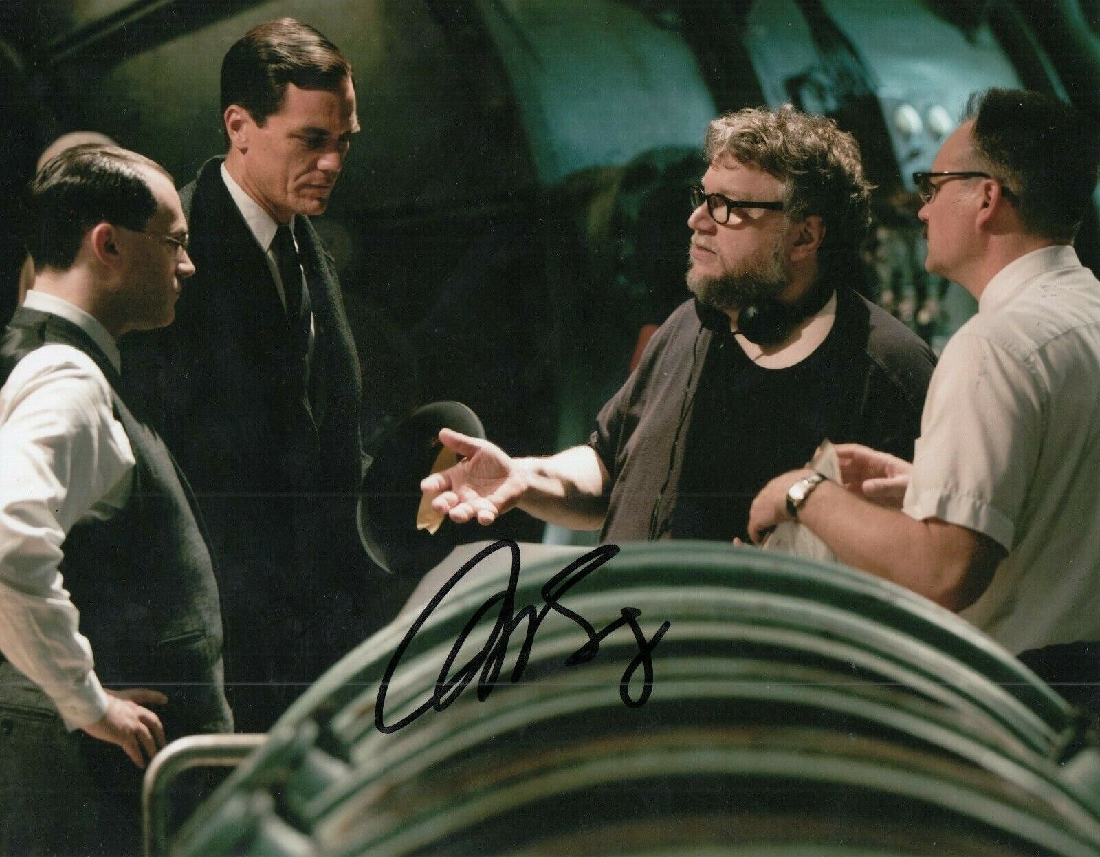 MICHAEL STUHLBARG signed (THE SHAPE OF WATER) 8X10 *Dr Hoffstetler* W/COA #3