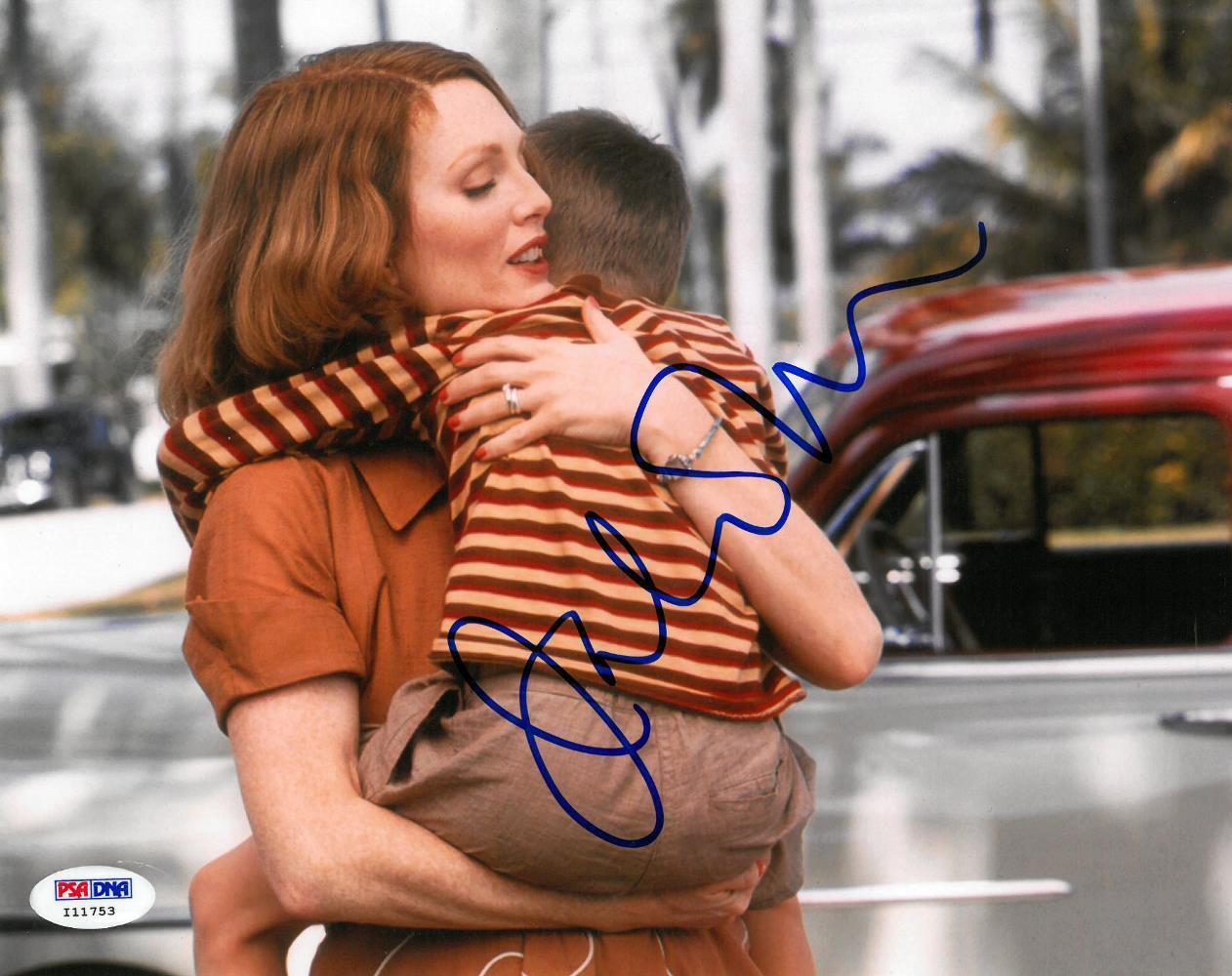 Julianne Moore Signed Authentic Autographed 8x10 Photo Poster painting PSA/DNA #I11753