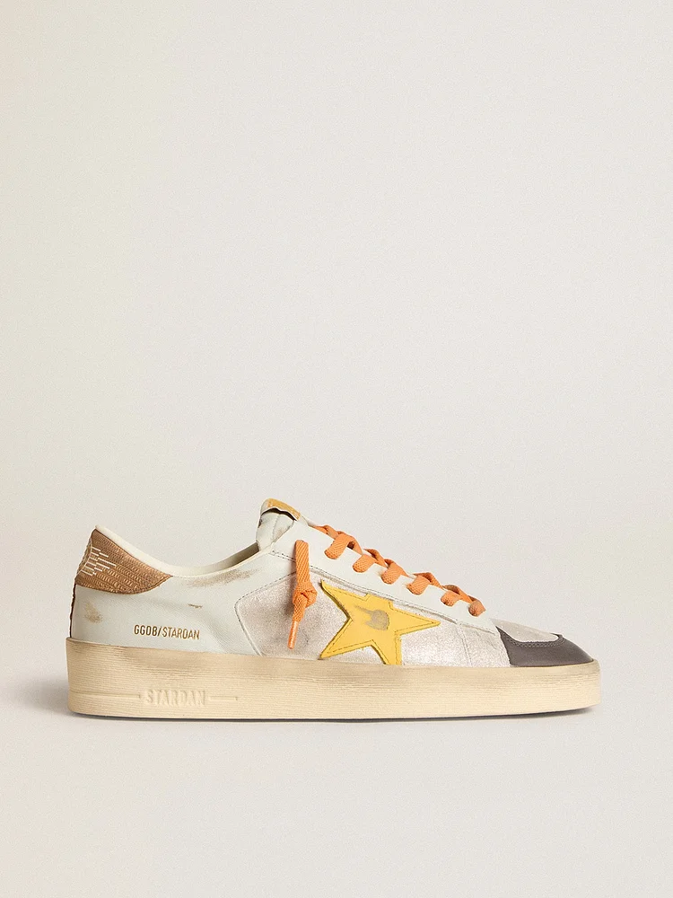 Stardan Uomo blanco con estrella de cuero ocre e inserciones de nubuck