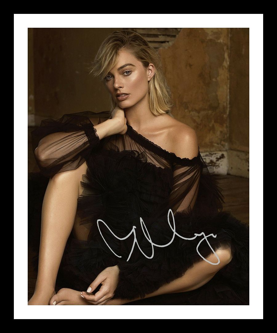 Margot Robbie Autograph Signed & Framed Photo Poster painting 3