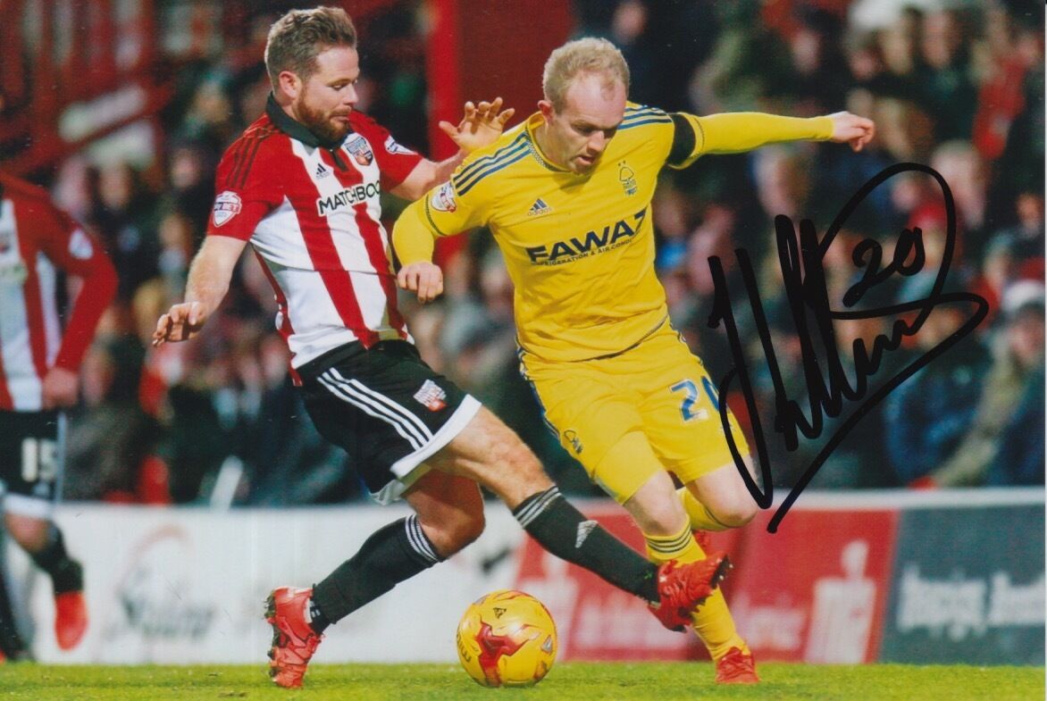 NOTTINGHAM FOREST HAND SIGNED JONATHAN WILLIAMS 6X4 Photo Poster painting.