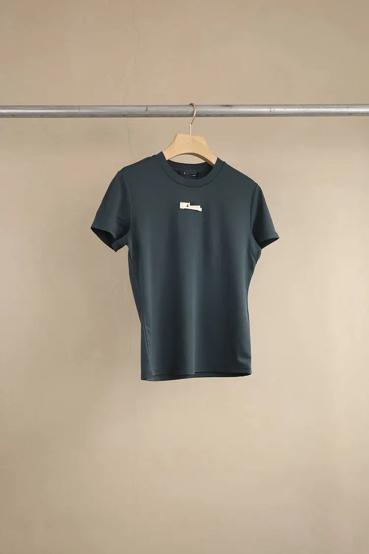 Short-Sleeve Crew Neck T-Shirt with Embroidered Webbing Logo on the Chest 