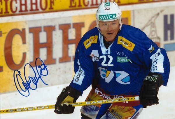 Claude Lemieux genuine autograph signed 6x8