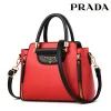 Modna skórzana torba na ramię Prada 2023 w kontrastowym kolorze