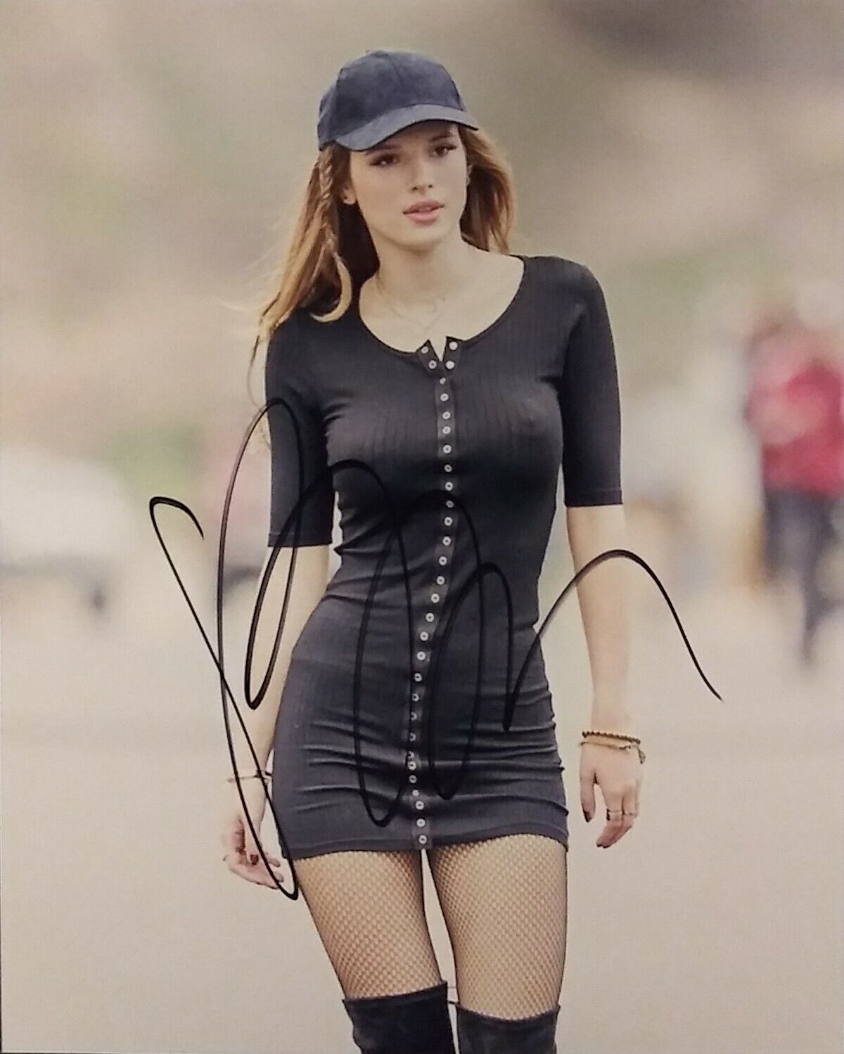 Bella Thorne signed 8 x 10